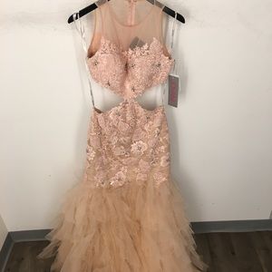 NWT Halter Prom Gown 21772 by Jovani in Blush Sz 4